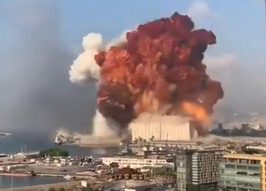 ویدئو ، لحظه انفجار عظیم در بیروت پایتخت لبنان ویدئو ، لحظه انفجار عظیم در بیروت پایتخت لبنان