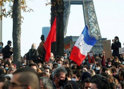 فرانسوی ها در پاریس تظاهرات گسترده ای برگزار کردند
