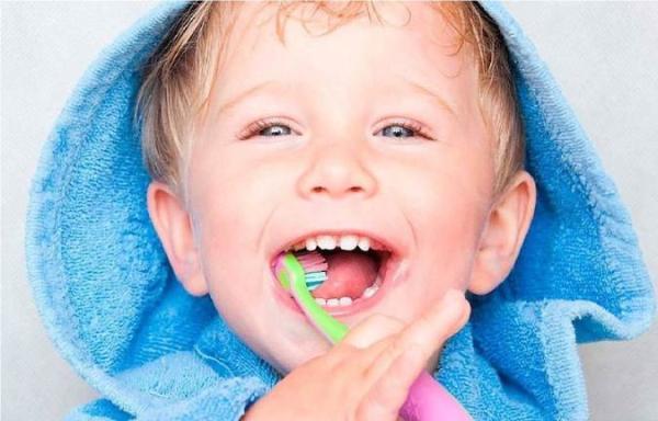 تور قطر ارزان: روش های جلوگیری از سیاه شدن دندان بچه ها، بعد از مصرف قطره آهن
