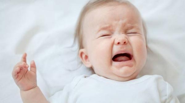چرا نوزاد بعد از شیر خوردن گریه می نماید؟