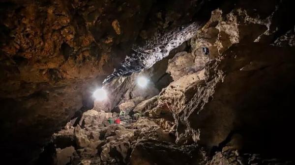 پیدا شدن کفش قدیمی 6 هزار ساله در غار، عکس